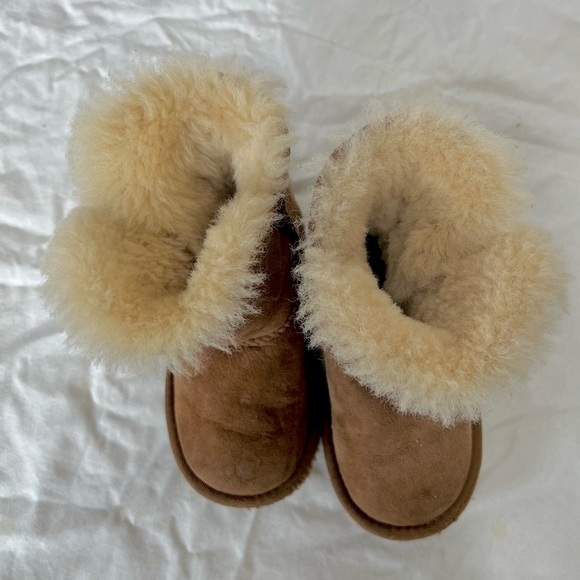 UGG Toddlers Bailey Button - Picture 9 of 11